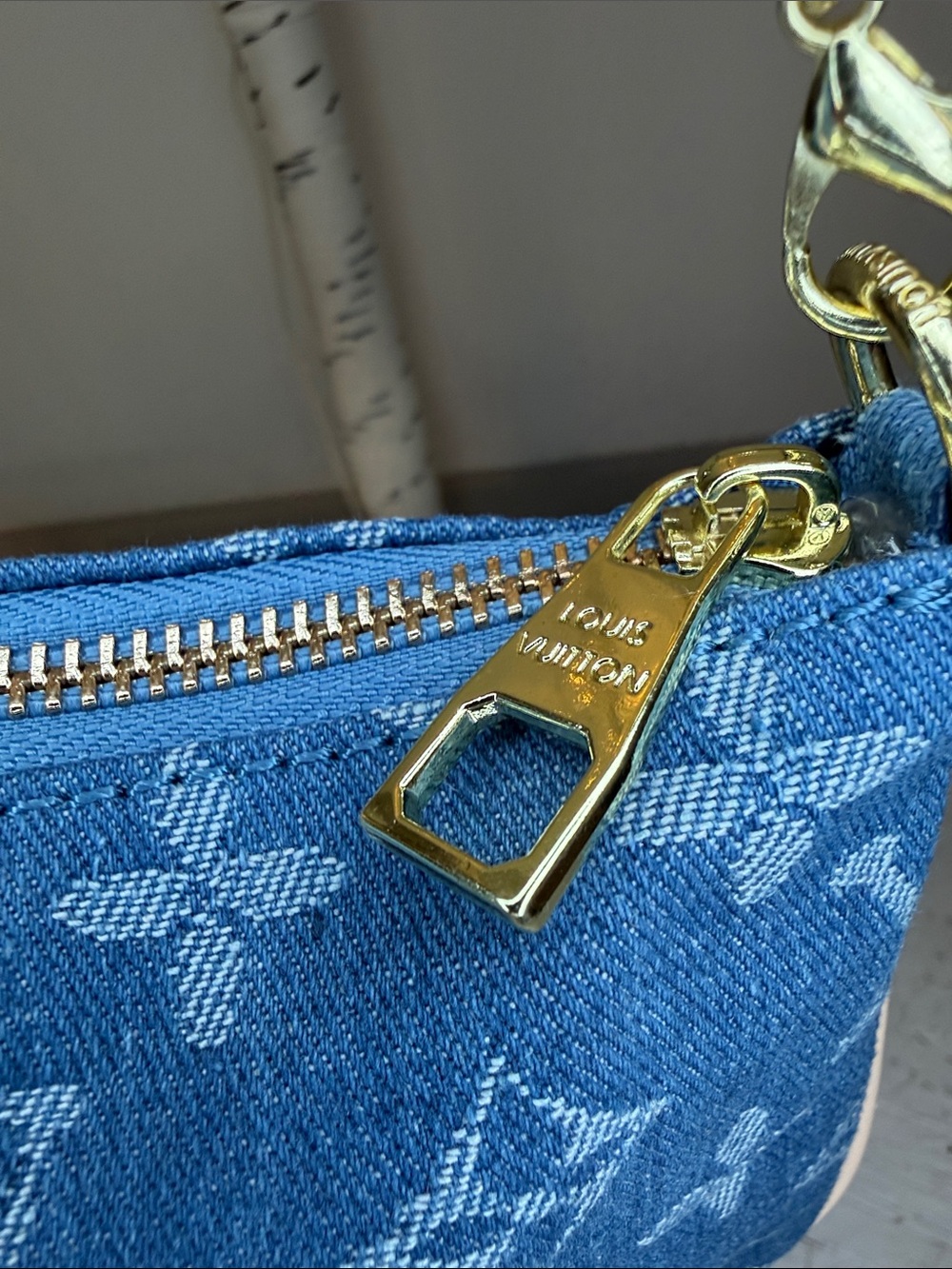 Denim LV NWOT small shoulder bag with gold  chainSize  9 x 5” approximately - Picture 3 of 9